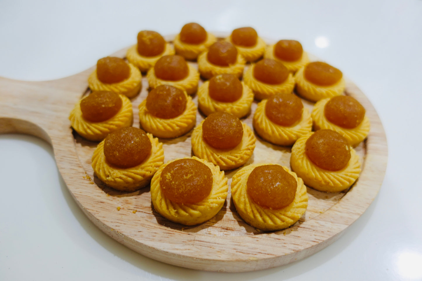 Medium Size Pineapple Tarts - Original (26 pieces)